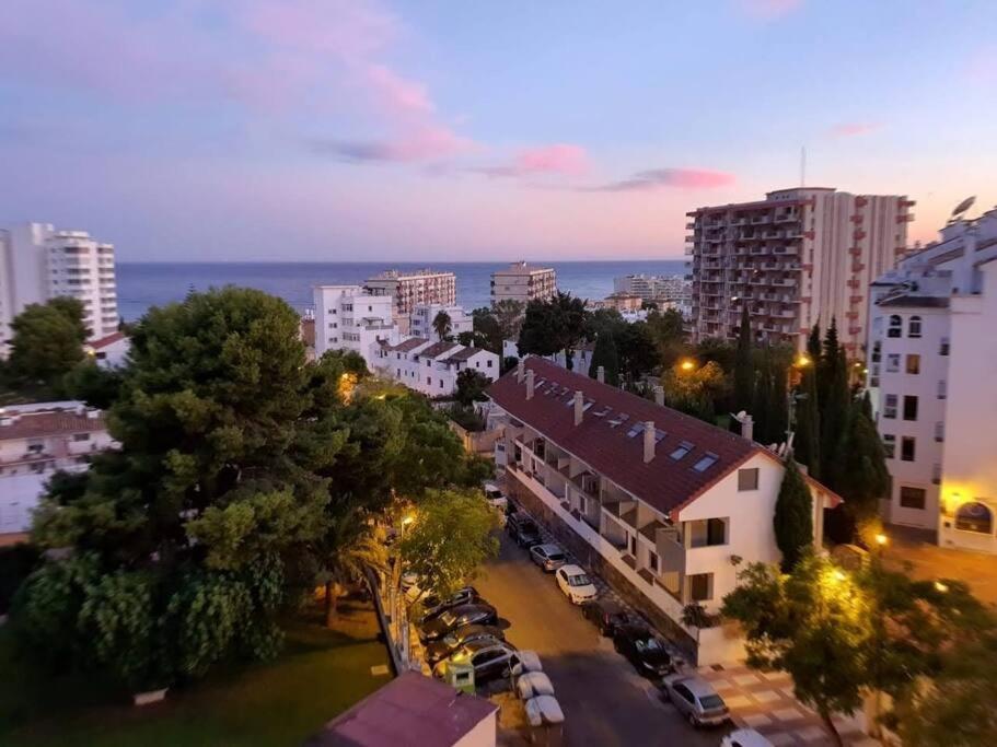 Beautiful Sea Views Cozy Apartment 350 M From Beach Бенальмадена Экстерьер фото